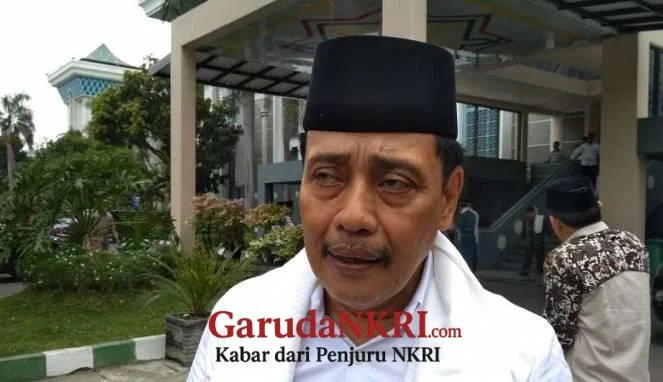 Ketua Nu Jatim Hasan Mutawakkil Alallah Di Masjid Al Akbar Surabaya